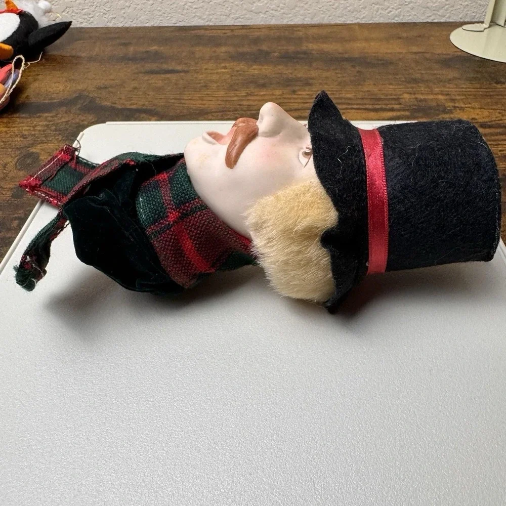Vintage‎ Victorian Caroler Head Christmas Ornament Top Hat Plaid Scarf Singing